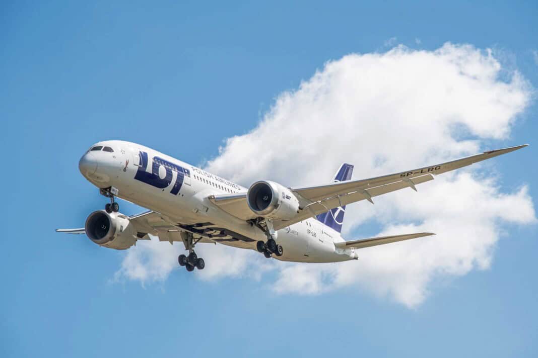 LOT Polish Airlines Boeing 737
