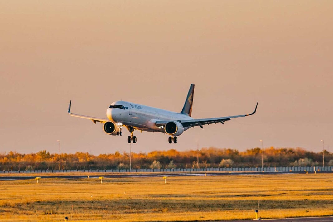 Air Astana A321LR bei der Landung