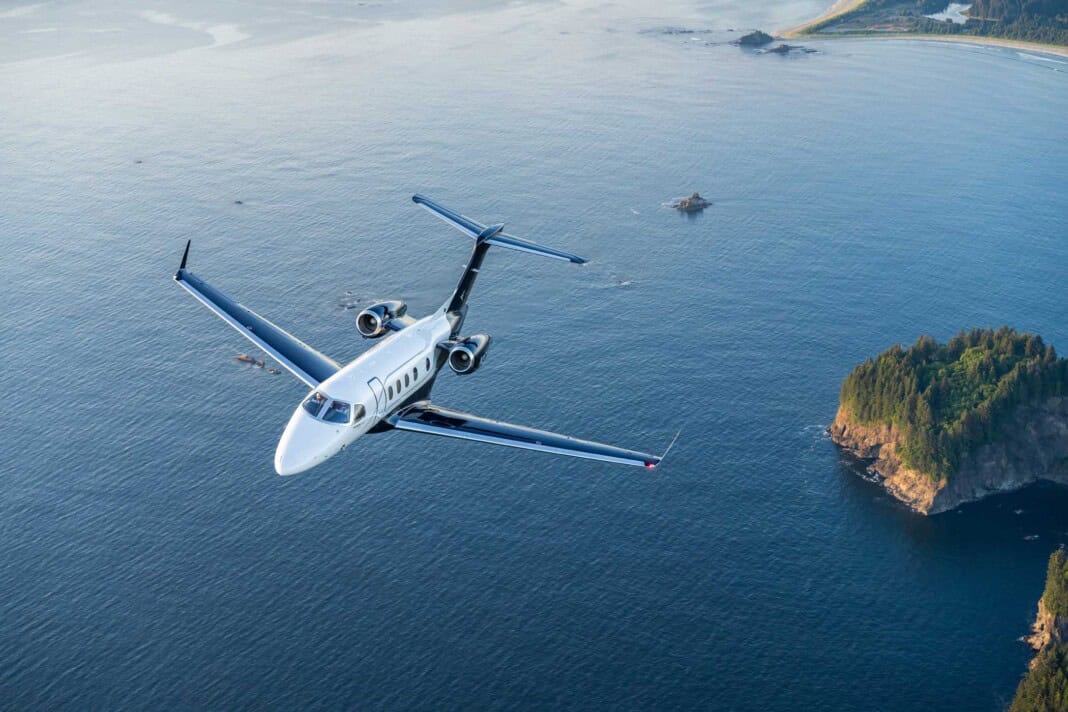 Dreifachzertifizierung der Embraer Phenom 300EV