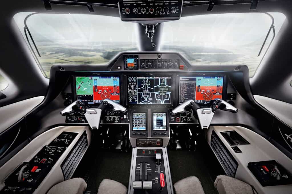 Dreifachzertifizierung der Embraer Phenom 300EV