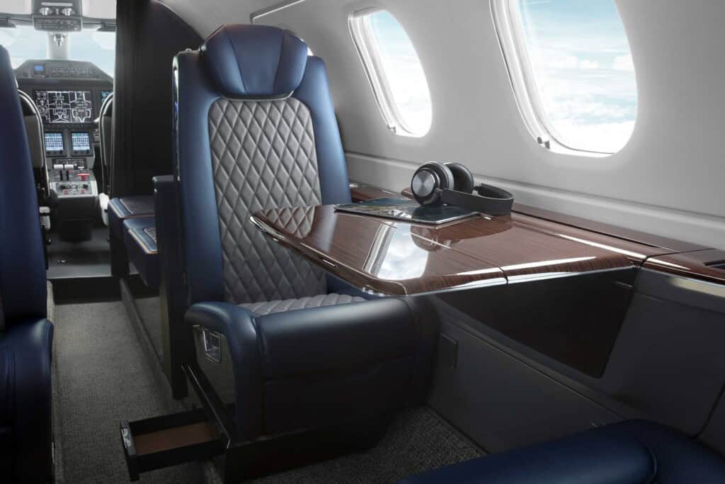 Dreifachzertifizierung der Embraer Phenom 300EV